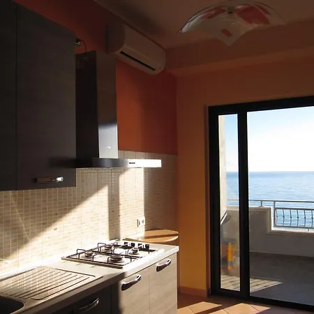 Apartment Casa Vacanze Attico Nemo *